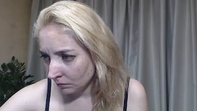 Snapshot of sweetpussy chatting on 06-30-26, 05:25 sweetpussy online show from 06-30-26, 05:25