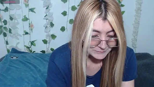 Snapshot of pal0mita chatting on 12-15-25, 05:06 pal0mita online show from 12-15-25, 05:06