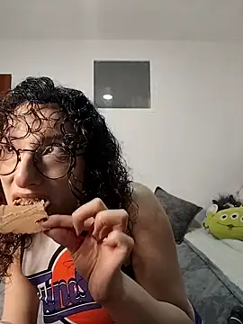 Snapshot of little__ammy chatting on 02-05-26, 02:16 little ammy online show from 02-05-26, 02:16