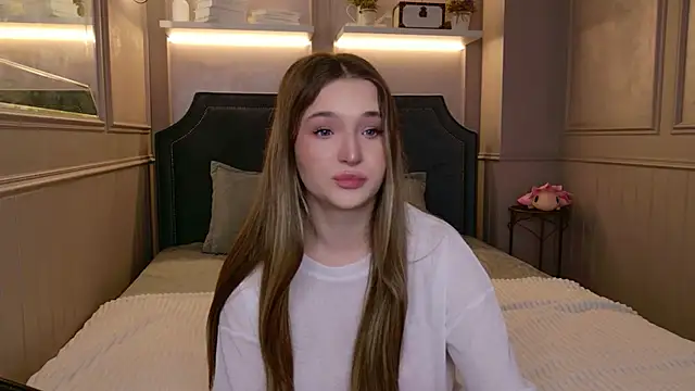 Lina Sinerz online show from 04-11-26, 08:35