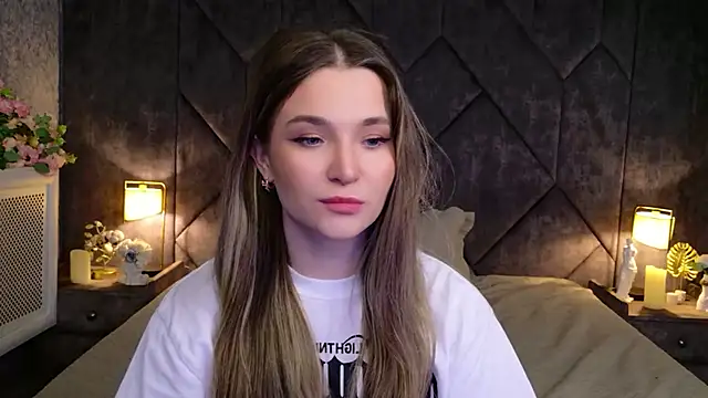 Lina Sinerz online show from 04-17-26, 08:23