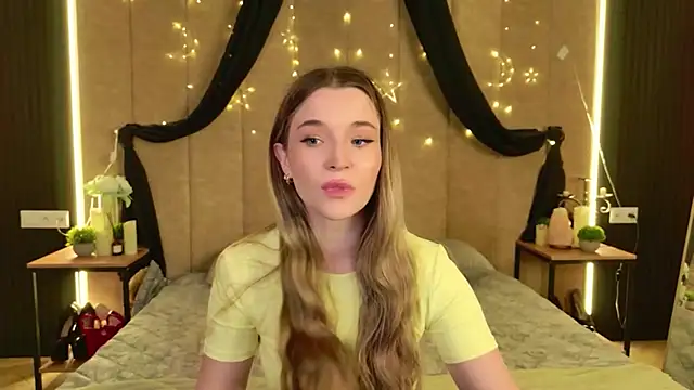 Lina Sinerz online show from 05-13-26, 04:04