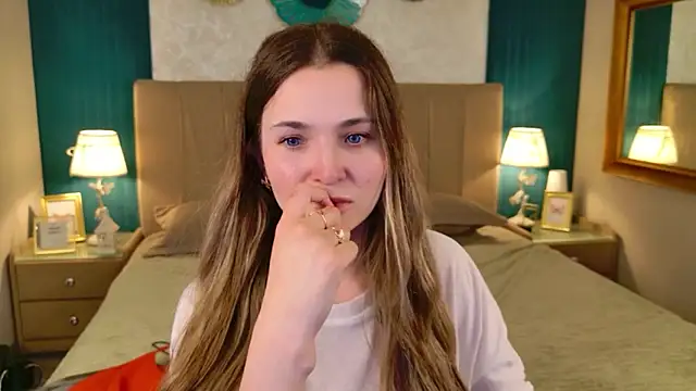 Lina Sinerz online show from 05-15-26, 03:30