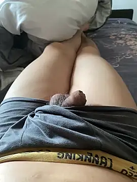 Snapshot of hairylittledic chatting on 06-10-26, 11:35 hairylittledic online show from 06-10-26, 11:35
