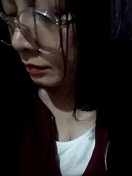 Snapshot of Paerl-sweet chatting on 12-18-25, 01:17 Paerl-sweet online show from 12-18-25, 01:17