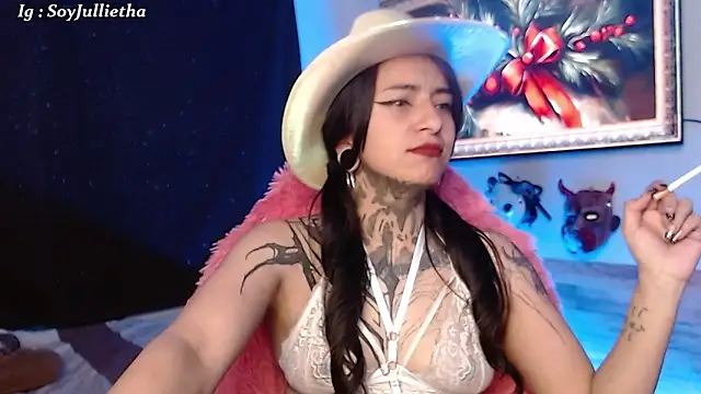 Snapshot of Julls420_ chatting on 12-14-25, 03:45 Julls420 online show from 12-14-25, 03:45