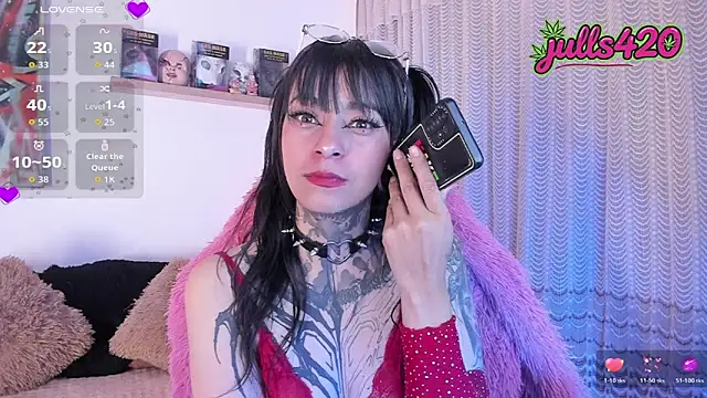 Julls420  online show from 05-12-26, 03:25