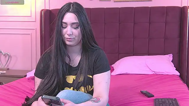 KendallVelvet online show from 04-25-26, 01:41