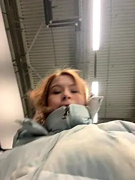  Little Ginger online show from 12-17-25, 04:29