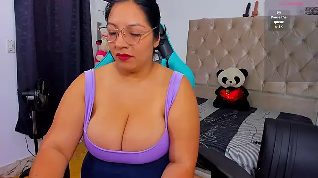 lulu parker online show from 12-17-25, 02:23