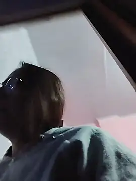 Snapshot of Susana_Rojas chatting on 02-25-26, 01:37 Susana Rojas online show from 02-25-26, 01:37