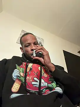 Snapshot of Dreadyyy chatting on 12-15-25, 05:44 Dreadyyy online show from 12-15-25, 05:44