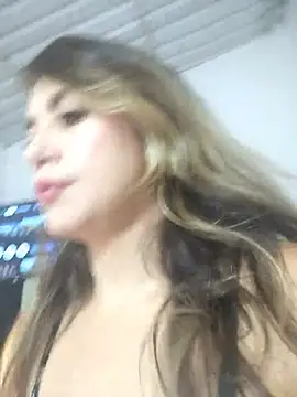 Snapshot of Charlott_smi chatting on 06-25-26, 04:55 Charlott smi online show from 06-25-26, 04:55