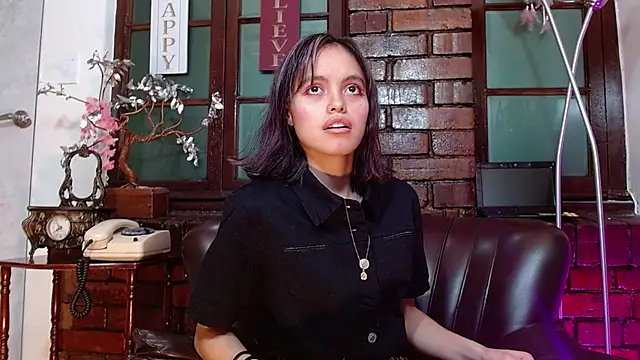 Snapshot of Sue_Sparkle chatting on 12-14-25, 07:18 Sue Sparkle online show from 12-14-25, 07:18