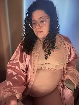 Snapshot of VanesssaMilf_ chatting on 12-19-25, 03:52 VanesssaMilf online show from 12-19-25, 03:52