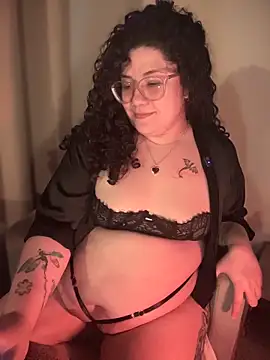 Snapshot of VanesssaMilf_ chatting on 12-23-25, 01:14 VanesssaMilf online show from 12-23-25, 01:14