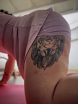 Snapshot of VanesssaMilf_ chatting on 01-16-26, 07:51 VanesssaMilf online show from 01-16-26, 07:51