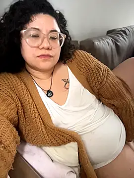 Snapshot of VanesssaMilf_ chatting on 02-09-26, 03:49 VanesssaMilf online show from 02-09-26, 03:49