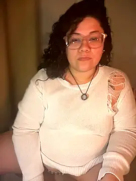 Snapshot of VanesssaMilf_ chatting on 02-12-26, 03:45 VanesssaMilf online show from 02-12-26, 03:45