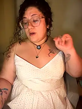 Snapshot of VanesssaMilf_ chatting on 02-13-26, 02:18 VanesssaMilf online show from 02-13-26, 02:18