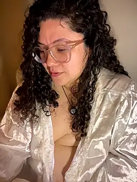 Snapshot of VanesssaMilf_ chatting on 02-20-26, 06:26 VanesssaMilf online show from 02-20-26, 06:26