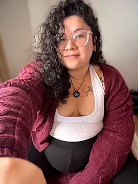 Snapshot of VanesssaMilf_ chatting on 03-12-26, 02:23 VanesssaMilf online show from 03-12-26, 02:23