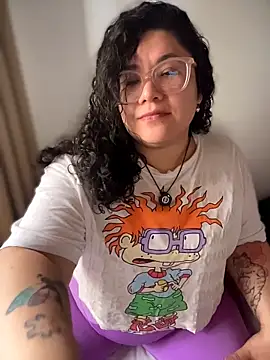 Snapshot of VanesssaMilf_ chatting on 03-20-26, 12:43 VanesssaMilf online show from 03-20-26, 12:43