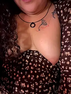 Snapshot of VanesssaMilf_ chatting on 03-22-26, 01:42 VanesssaMilf online show from 03-22-26, 01:42