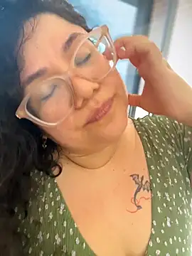 Snapshot of VanesssaMilf_ chatting on 03-22-26, 01:47 VanesssaMilf online show from 03-22-26, 01:47