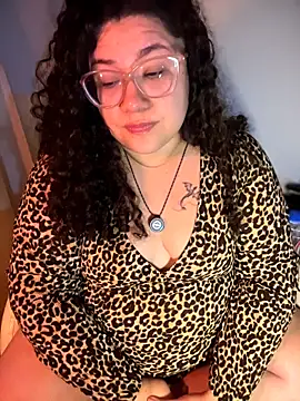 Snapshot of VanesssaMilf_ chatting on 03-28-26, 02:22 VanesssaMilf online show from 03-28-26, 02:22