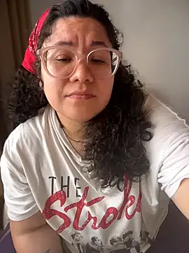 Snapshot of VanesssaMilf_ chatting on 03-29-26, 03:12 VanesssaMilf online show from 03-29-26, 03:12