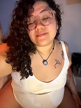 Snapshot of VanesssaMilf_ chatting on 04-08-26, 12:32 VanesssaMilf online show from 04-08-26, 12:32