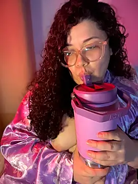 Snapshot of VanesssaMilf_ chatting on 04-12-26, 03:55 VanesssaMilf online show from 04-12-26, 03:55