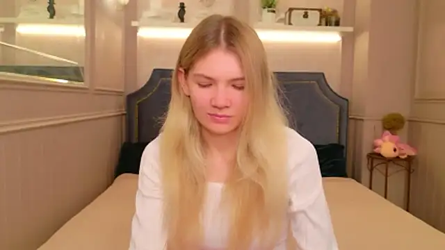 Snapshot of Vivien_Hans chatting on 06-19-26, 09:29 Vivien Hans online show from 06-19-26, 09:29