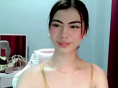 Ur hottestdella online show from 01-19-26, 06:39