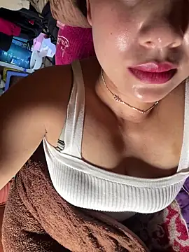 Snapshot of mayni012314 chatting on 05-25-26, 07:36 mayni012314 online show from 05-25-26, 07:36