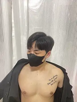 Snapshot of kimze7 chatting on 12-14-25, 02:11 kimze7 online show from 12-14-25, 02:11