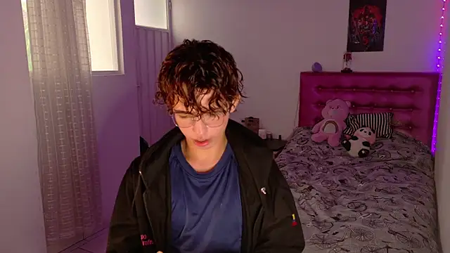 Snapshot of Dani_Dancer chatting on 01-13-26, 04:45 Dani Dancer online show from 01-13-26, 04:45