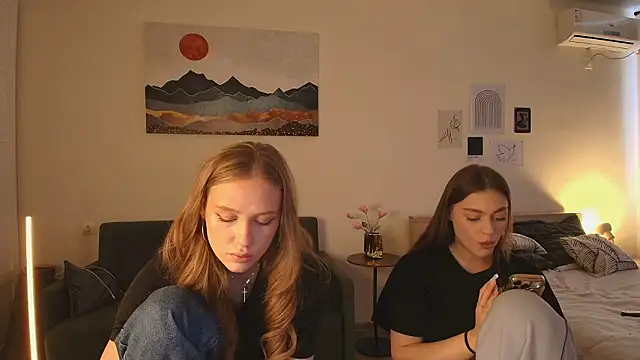 Snapshot of findwayout chatting on 03-09-26, 01:37 findwayout online show from 03-09-26, 01:37