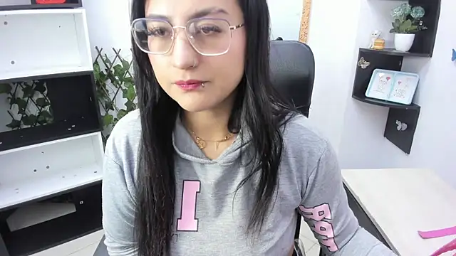 sophi hardd  online show from 02-04-26, 03:07