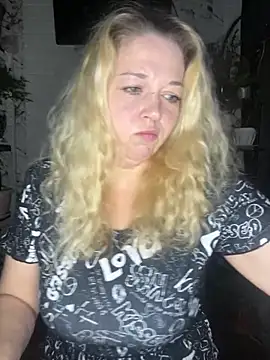 JenniferCarmen online show from 04-07-26, 01:44