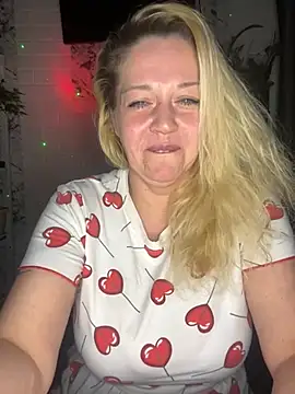 JenniferCarmen online show from 04-15-26, 07:58