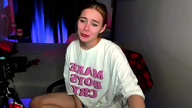 Snapshot of Bella_xBaby chatting on 01-14-26, 02:06 Bella xBaby online show from 01-14-26, 02:06