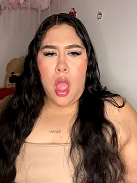 Mia Carters online show from 12-14-25, 10:25