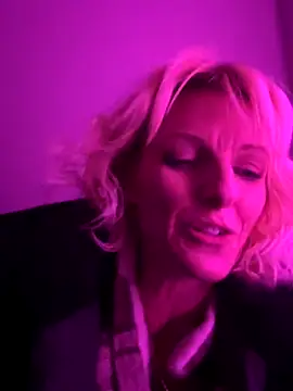 Snapshot of GiggleCatalyst chatting on 01-07-26, 01:30 GiggleCatalyst online show from 01-07-26, 01:30