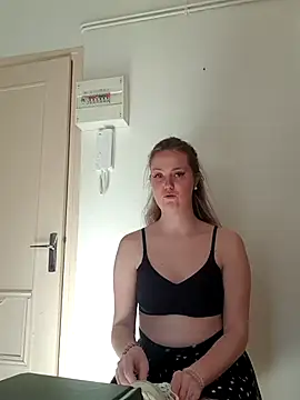 Snapshot of Vikml166 chatting on 02-24-26, 10:13 Vikml166 online show from 02-24-26, 10:13