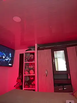 Snapshot of Aurora_Dolce chatting on 12-18-25, 01:22 Aurora Dolce online show from 12-18-25, 01:22