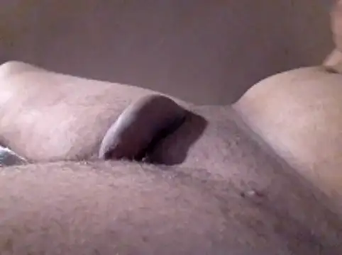 Snapshot of csoki18 chatting on 06-13-26, 01:25 csoki18 online show from 06-13-26, 01:25