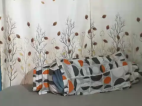 Snapshot of PetiteDoll_06 chatting on 03-28-26, 09:47 PetiteDoll 06 online show from 03-28-26, 09:47