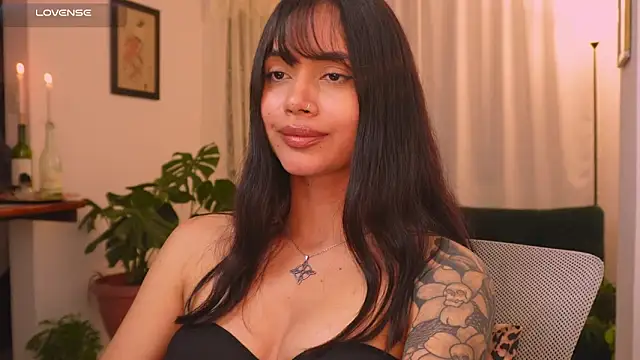 Snapshot of SeleneVaughan chatting on 04-19-26, 12:11 SeleneVaughan online show from 04-19-26, 12:11